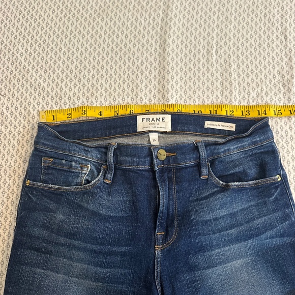 FRAME - Le Skinny de Jeanne Raw Hem Asymmetric Jean in York - Picture 4 of 6